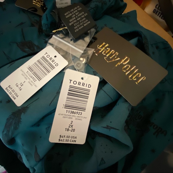 Torrid NWT Teal Harry Potter Blouse - Picture 8 of 8